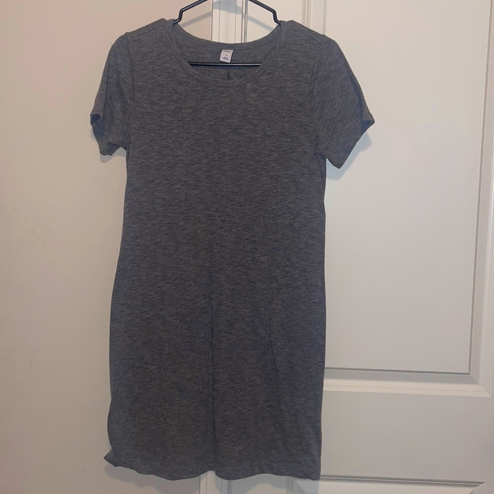 Old navy womens size small dress; worn once; great condition